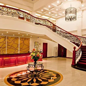 Lewis Grand 4* Angeles